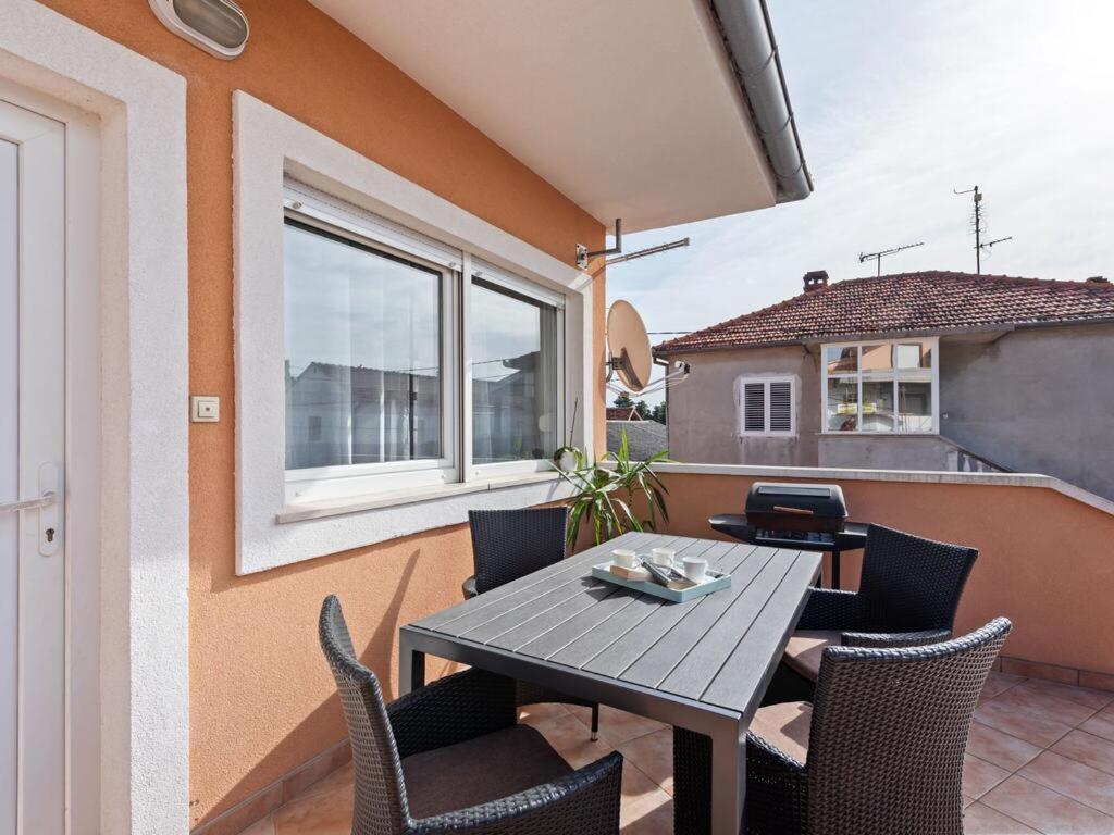 Apartment Nikoleto 扎达尔 外观 照片