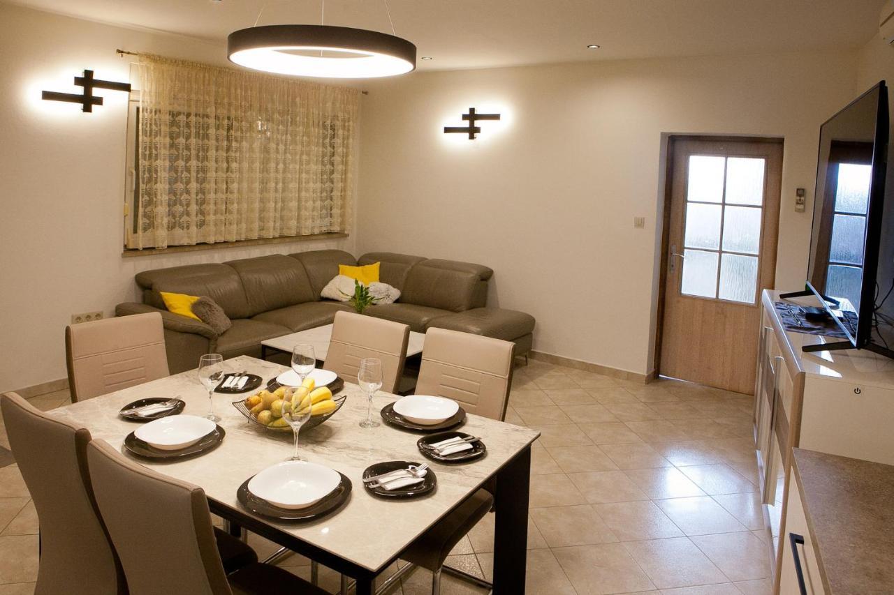 Apartment Nikoleto 扎达尔 外观 照片