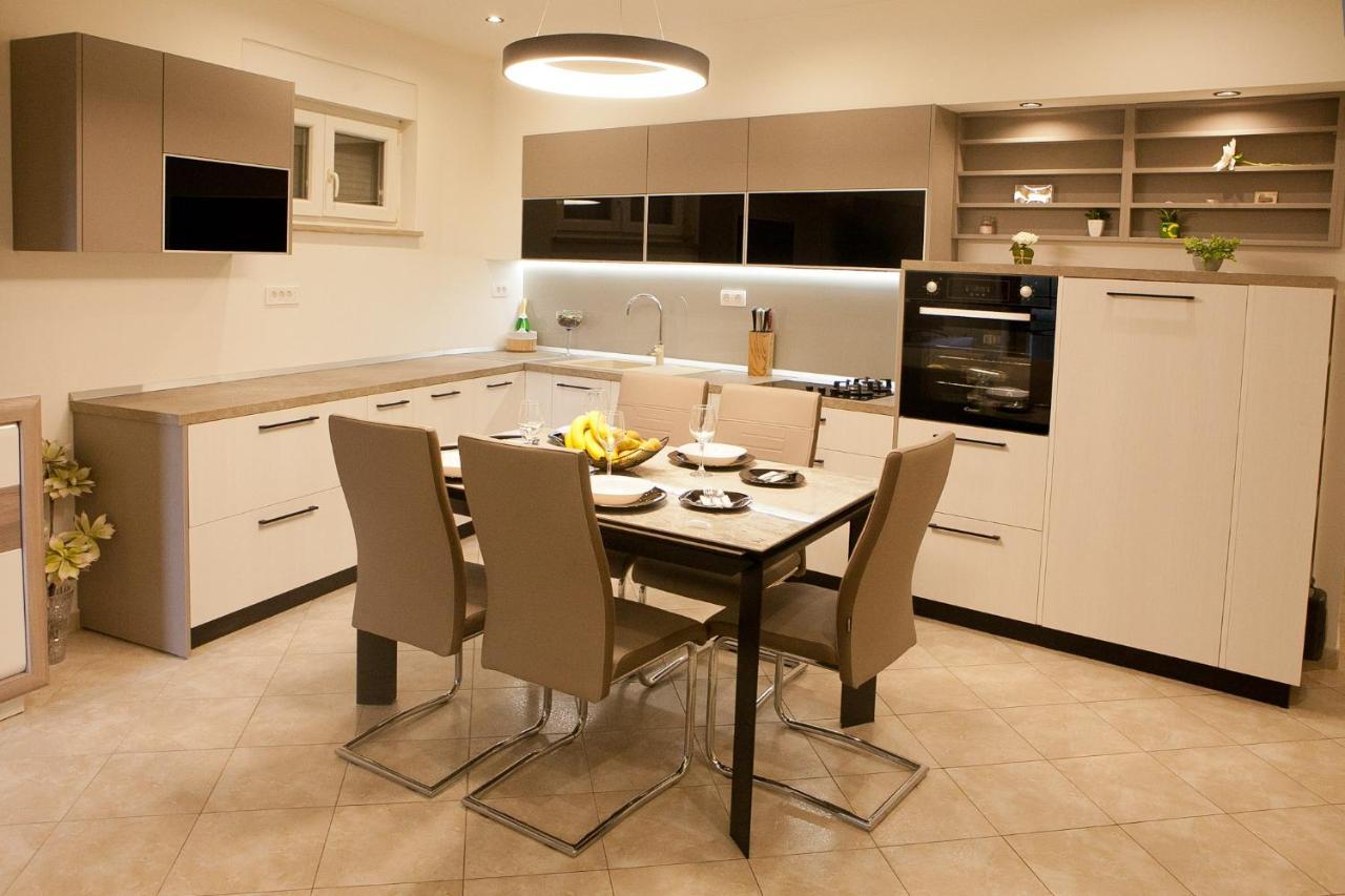 Apartment Nikoleto 扎达尔 外观 照片