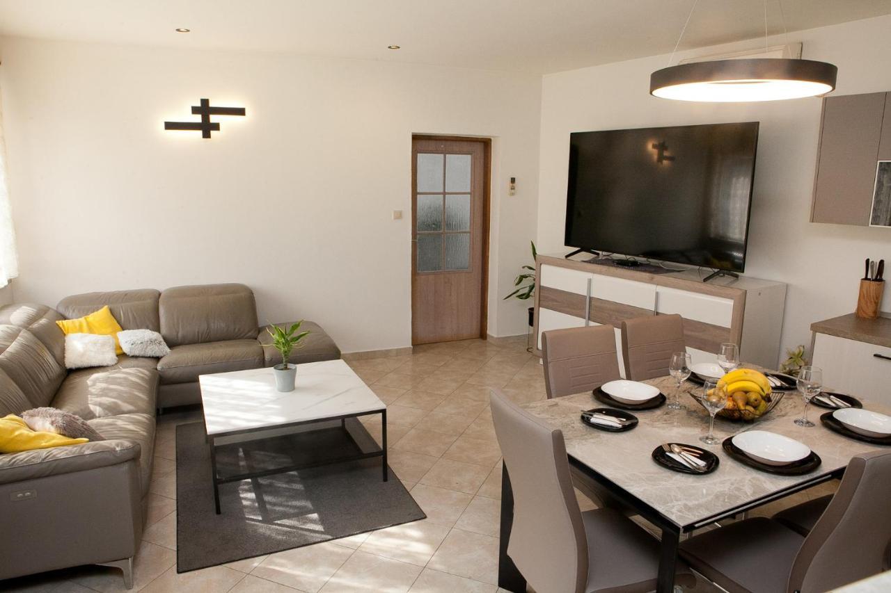 Apartment Nikoleto 扎达尔 外观 照片
