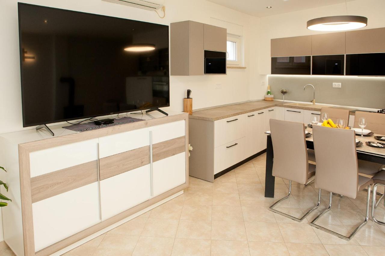 Apartment Nikoleto 扎达尔 外观 照片